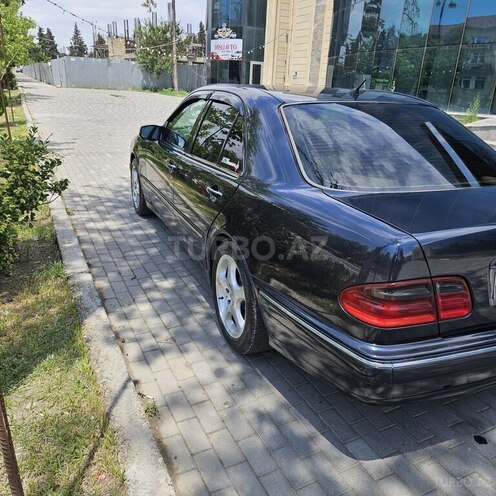 Mercedes E 220 d 2001, 200,000 km - 2.2 l - Beyləqan