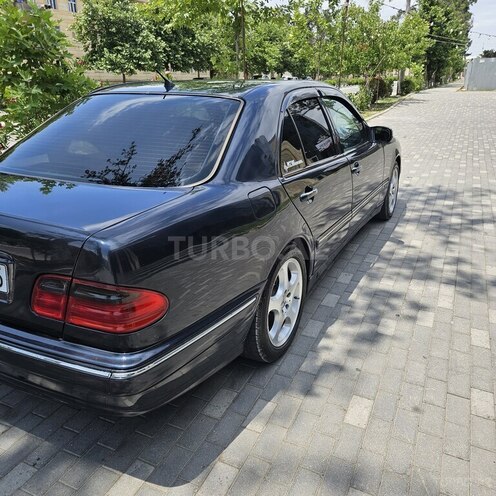 Mercedes E 220 d 2001, 200,000 km - 2.2 l - Beyləqan