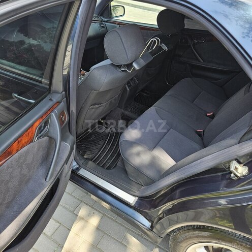 Mercedes E 220 d 2001, 200,000 km - 2.2 l - Beyləqan
