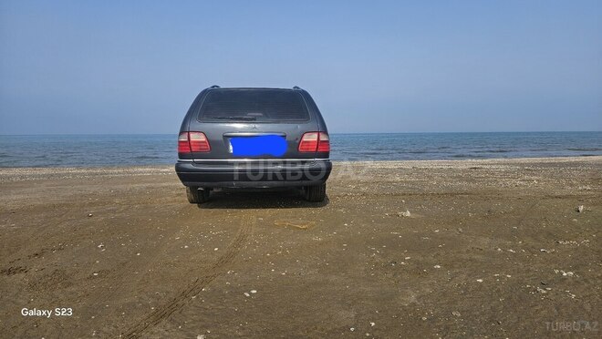 Mercedes E 240 1998, 234,000 km - 2.4 l - Sumqayıt