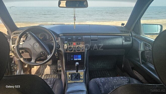 Mercedes E 240 1998, 234,000 km - 2.4 l - Sumqayıt