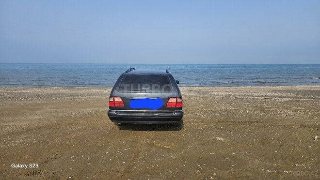 Mercedes E 240 1998, 234,000 km - 2.4 l - Sumqayıt