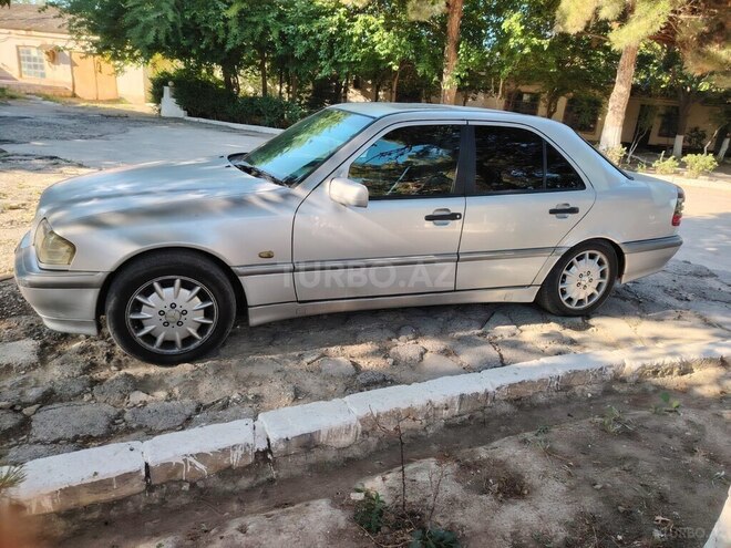 Mercedes C 200 2000, 365,000 km - 2.0 l - Bakı