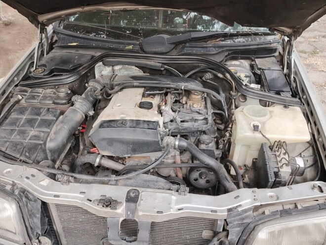 Mercedes C 200 2000, 365,000 km - 2.0 l - Bakı