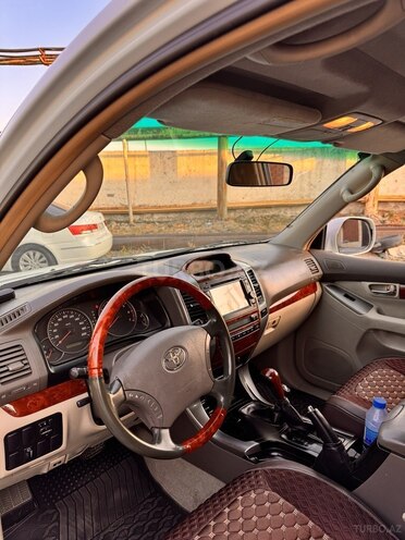 Toyota Land Cruiser Prado-12