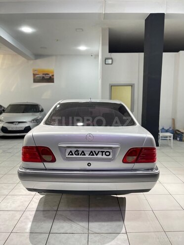 Mercedes E 240-7