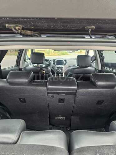 Hyundai Santa Fe-5