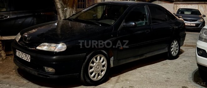 Renault Laguna-2