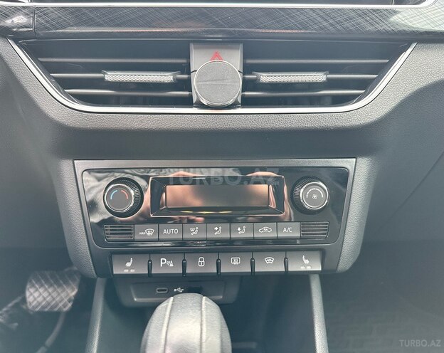 Volkswagen Polo 2021, 52,000 km - 1.6 л - Bakı
