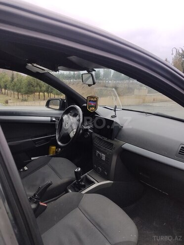 Opel Astra 2006, 180,000 km - 1.3 l - Zaqatala