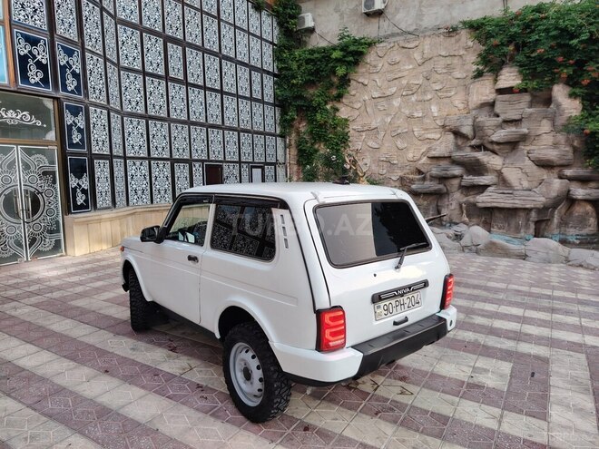 LADA (VAZ) Niva-9