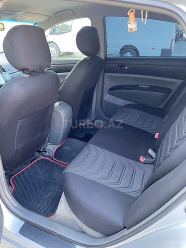 Toyota Prius-13