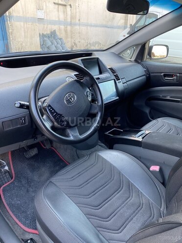 Toyota Prius-11