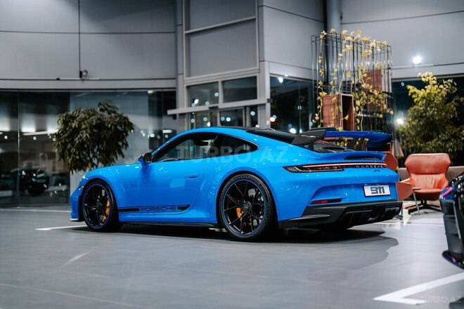 Porsche 911 GT3-6