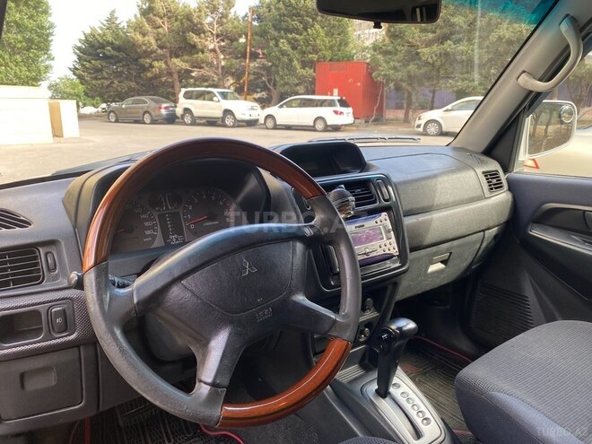 Mitsubishi Pajero io 2002, 270,000 km - 2.0 l - Bakı