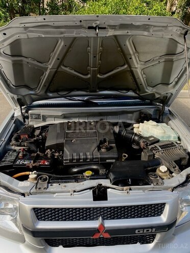 Mitsubishi Pajero io 2002, 270,000 km - 2.0 l - Bakı