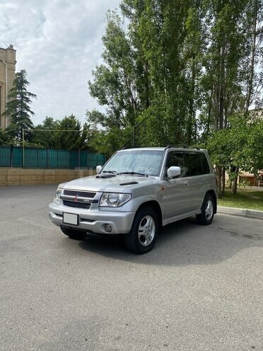 Mitsubishi Pajero io 2002, 270,000 km - 2.0 l - Bakı