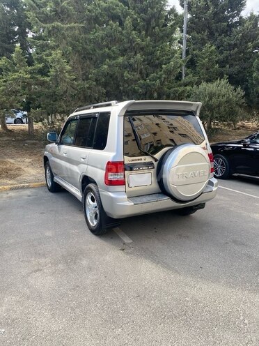 Mitsubishi Pajero io 2002, 270,000 km - 2.0 l - Bakı