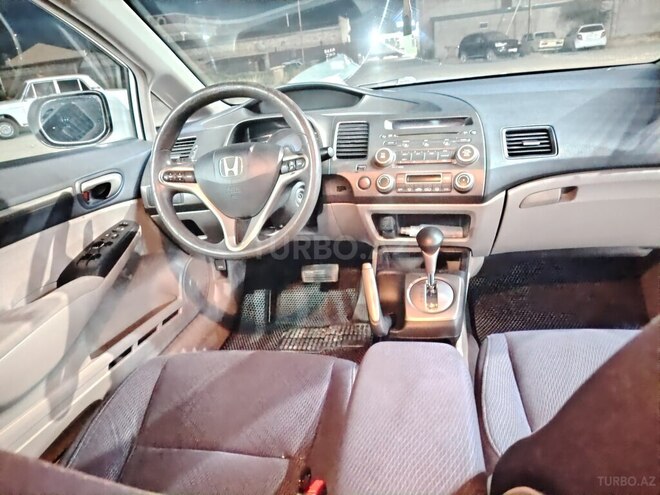 Honda Civic 2011, 346,009 km - 1.3 l - Qusar