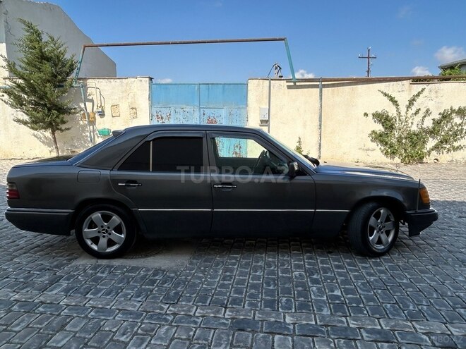 Mercedes E 200 1993, 583,471 km - 2.0 l - Bakı