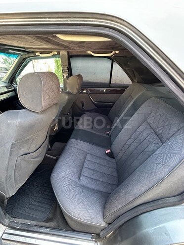 Mercedes E 200 1993, 583,471 km - 2.0 l - Bakı