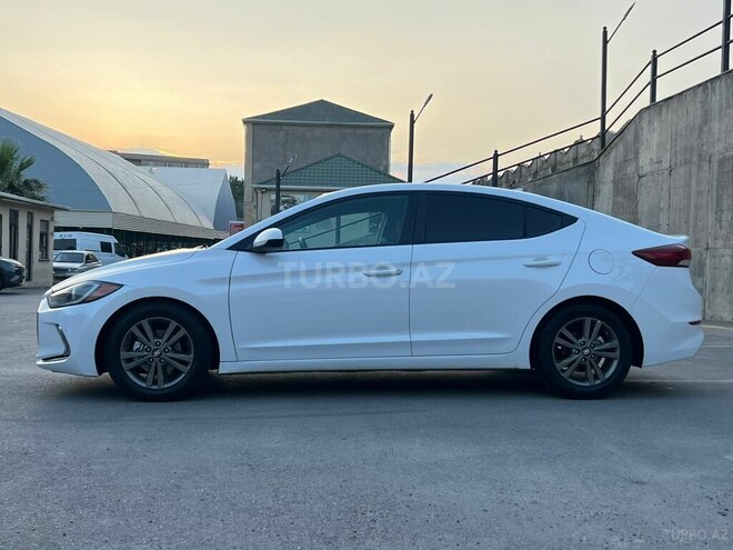 Hyundai Elantra 2017, 182,000 km - 2.0 l - Bakı