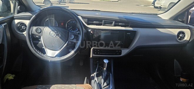 Toyota Corolla 2017, 153,446 km - 1.8 l - Tovuz