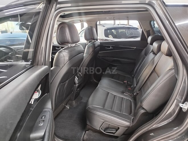 Kia Sorento-16
