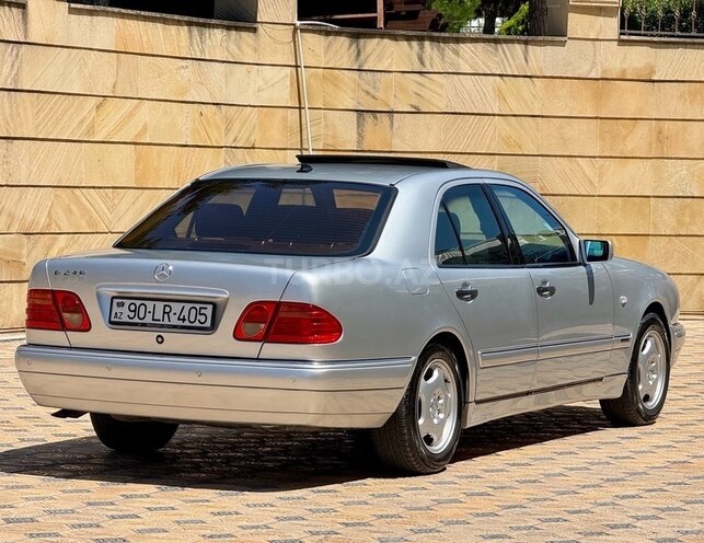 Mercedes E 240 1999, 278,000 km - 2.4 l - Gəncə