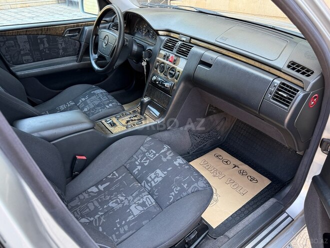 Mercedes E 240 1999, 278,000 km - 2.4 l - Gəncə