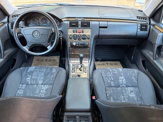 Mercedes E 240 1999, 278,000 km - 2.4 l - Gəncə