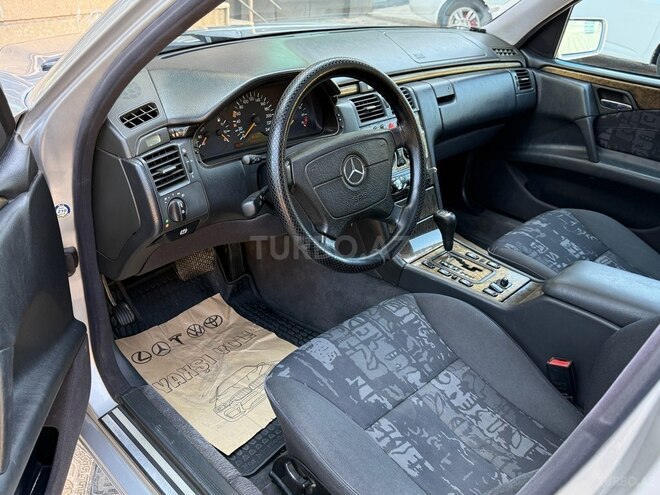 Mercedes E 240 1999, 278,000 km - 2.4 l - Gəncə