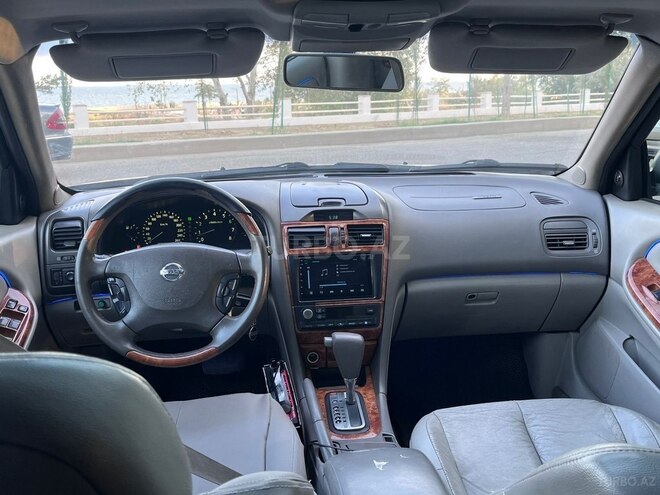 Nissan Maxima-5