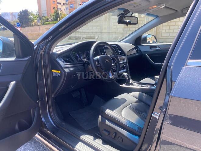 Hyundai Sonata-13