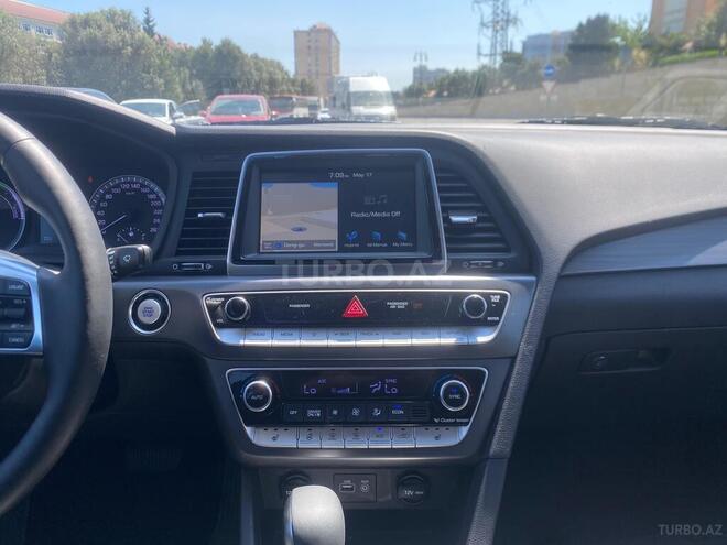 Hyundai Sonata-19