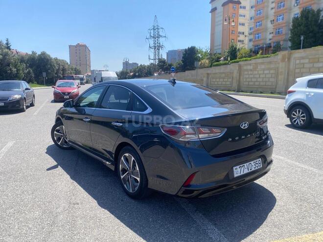Hyundai Sonata-4