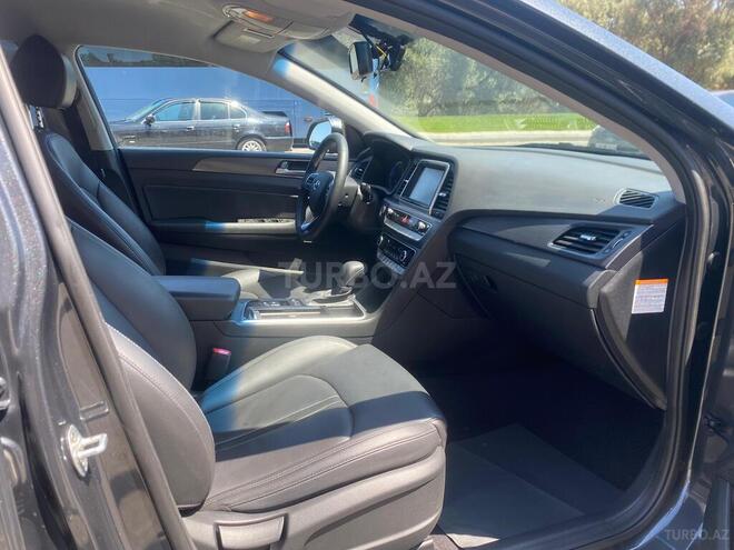 Hyundai Sonata-14