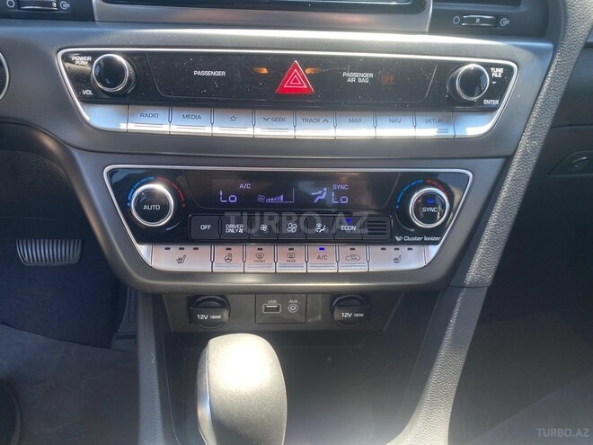 Hyundai Sonata-20