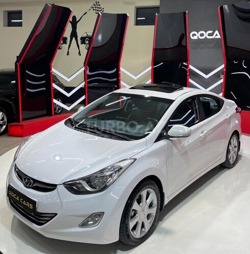 Hyundai Elantra-1