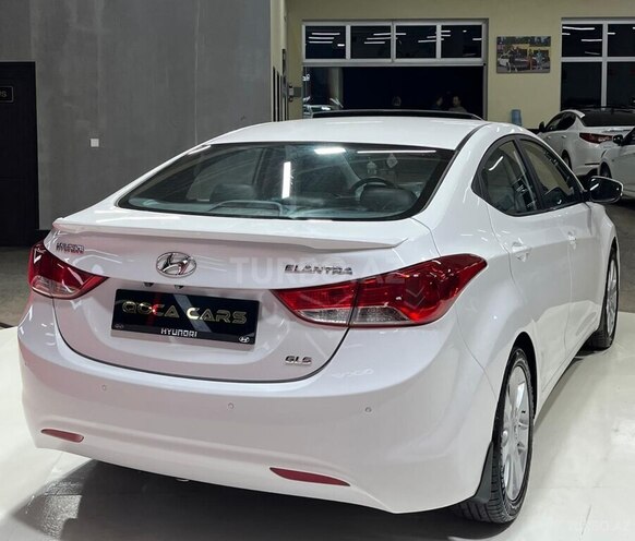 Hyundai Elantra-10