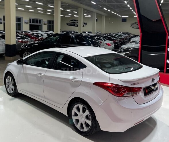 Hyundai Elantra-9