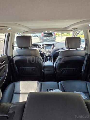 Hyundai Santa Fe-13