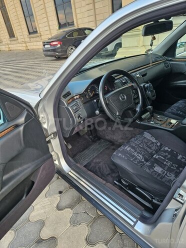 Mercedes E 280 1999, 365,936 km - 2.8 l - Ağdam