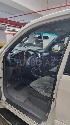 Toyota Land Cruiser Prado-13