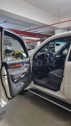 Toyota Land Cruiser Prado-5