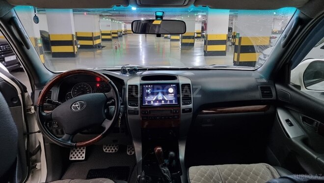 Toyota Land Cruiser Prado-8