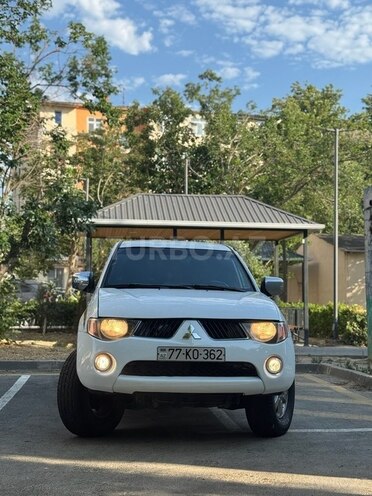 Mitsubishi L200-4
