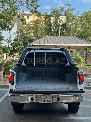 Mitsubishi L200-7