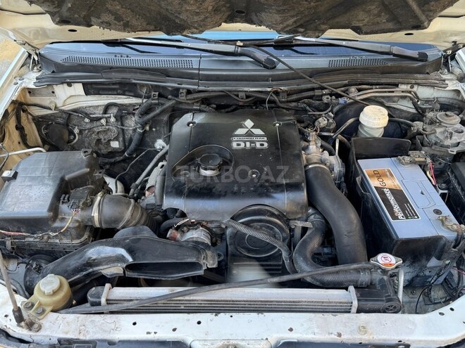 Mitsubishi L200-20