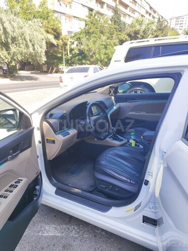 Hyundai Elantra 2017, 125,000 km - 2.0 л - Bakı